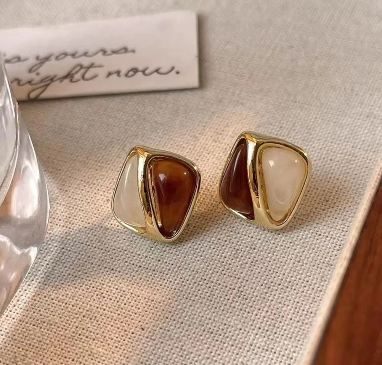 Caramel square stud earrings