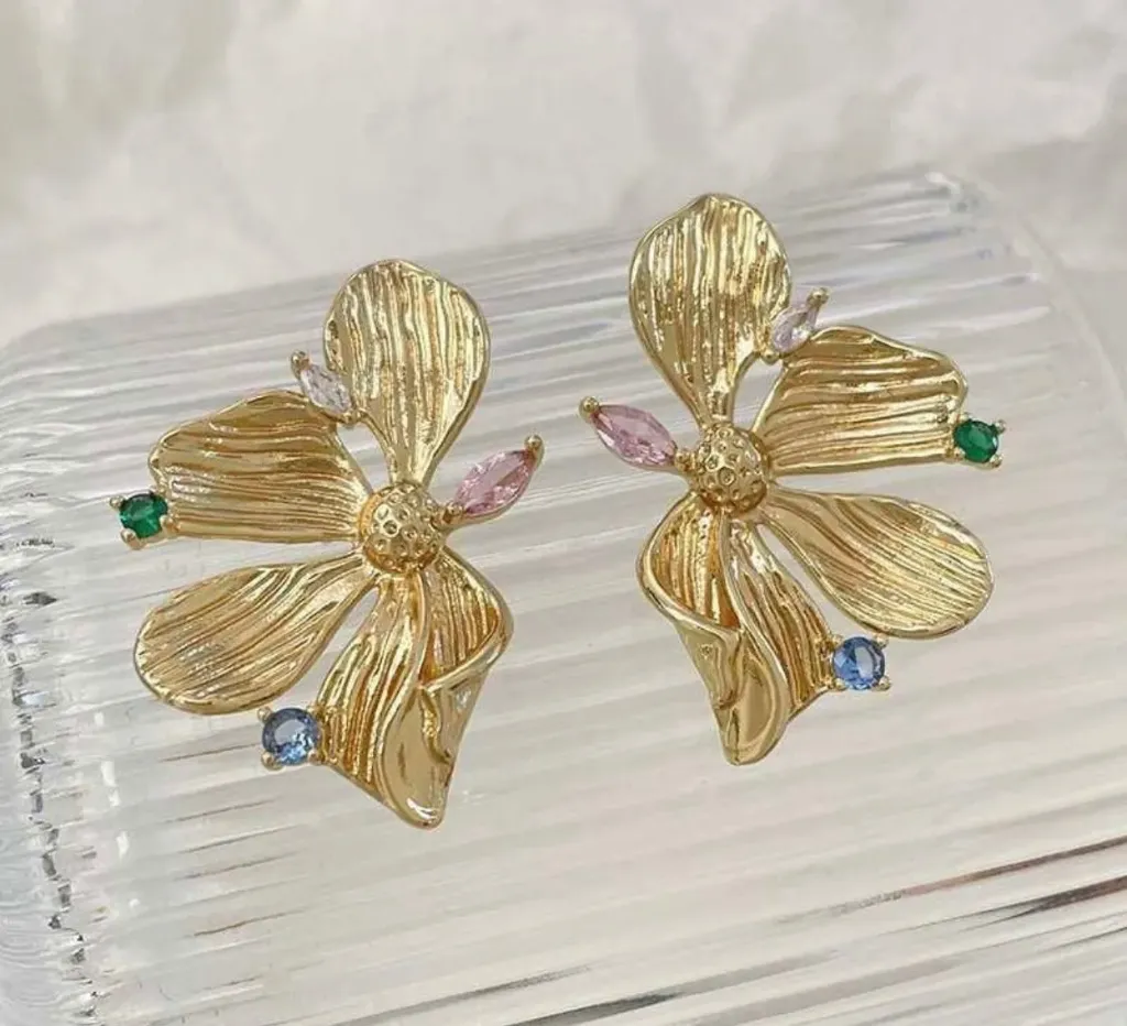 Multicoloured stones flower stud earrings