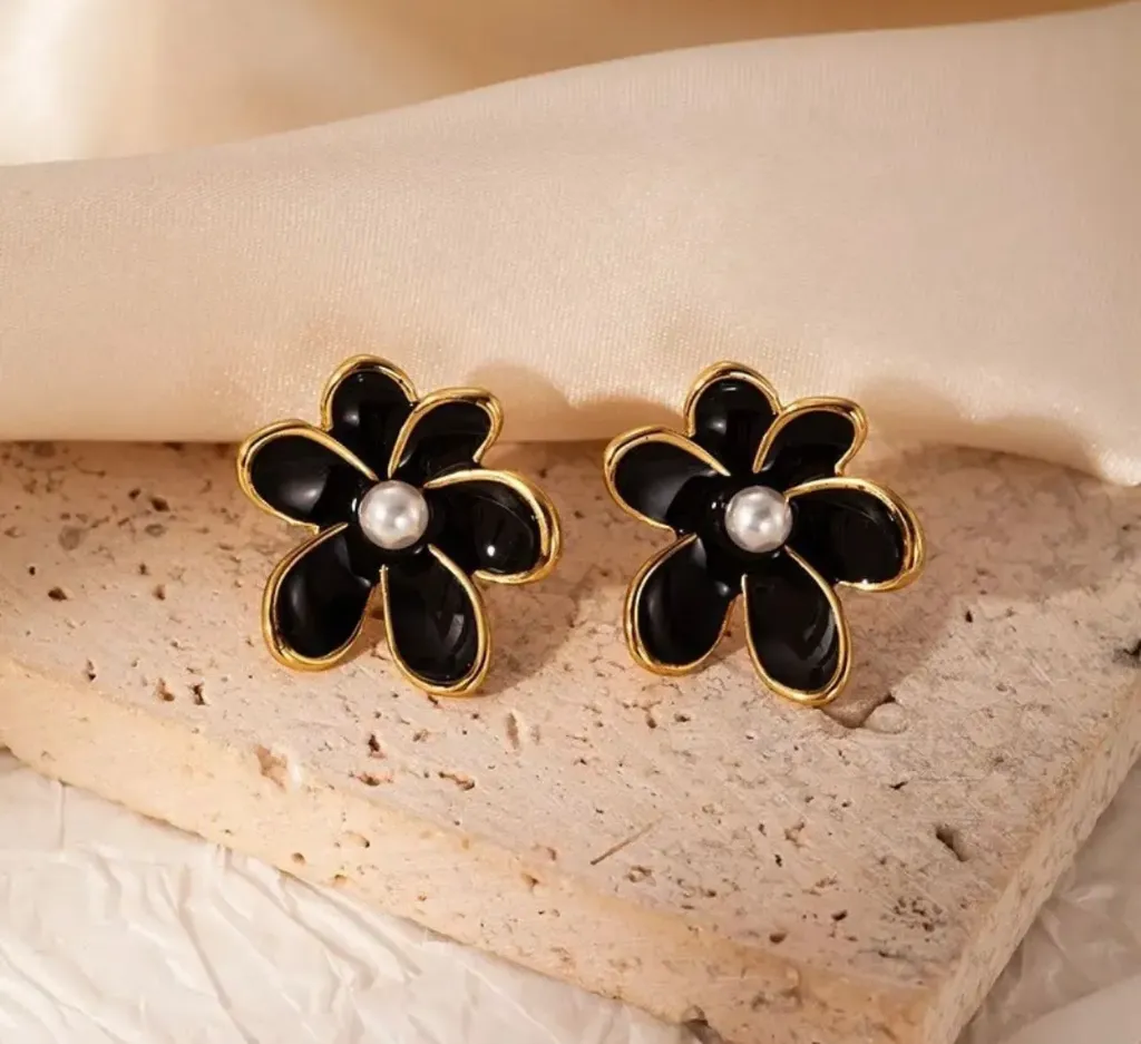 Black enamelled flower stud earrings
