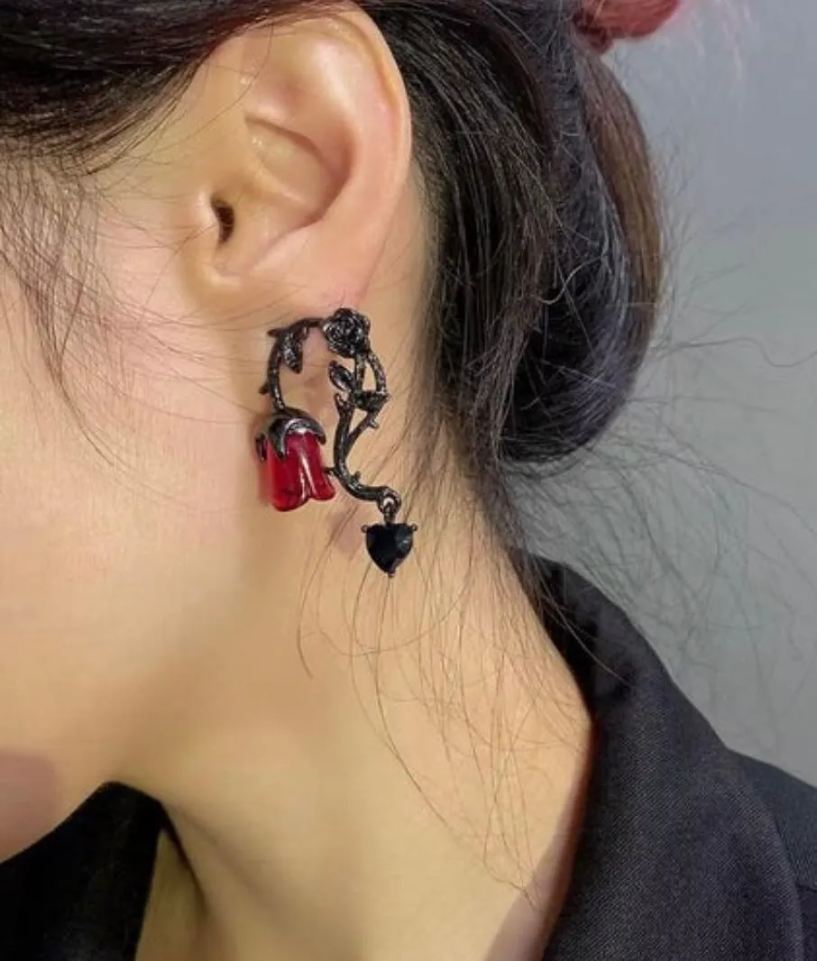 [statement-005] Rose chandelier earrings