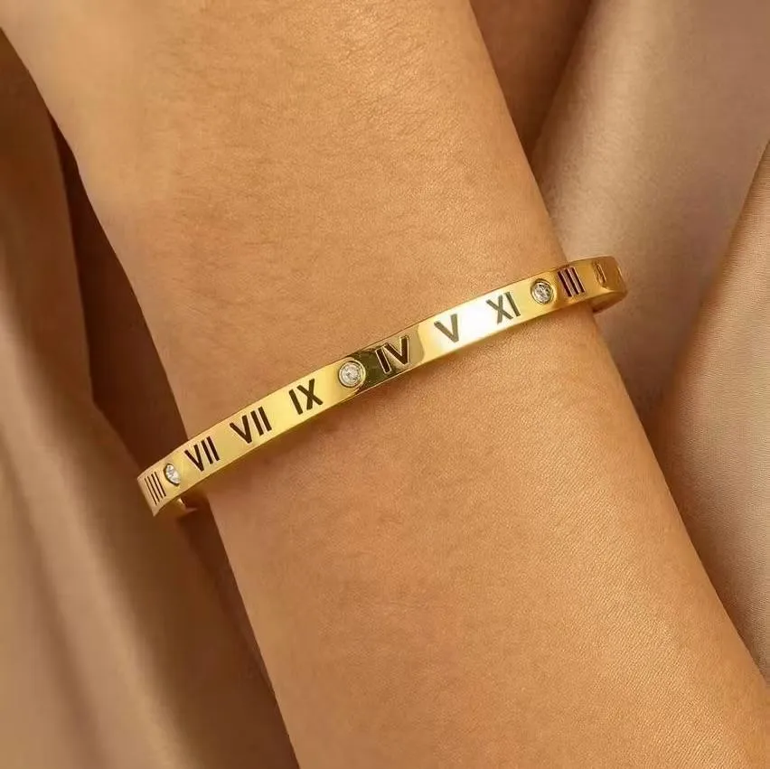 Roman number gold bracelet