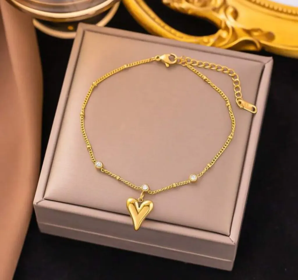 Heart shape zirconia bracelet