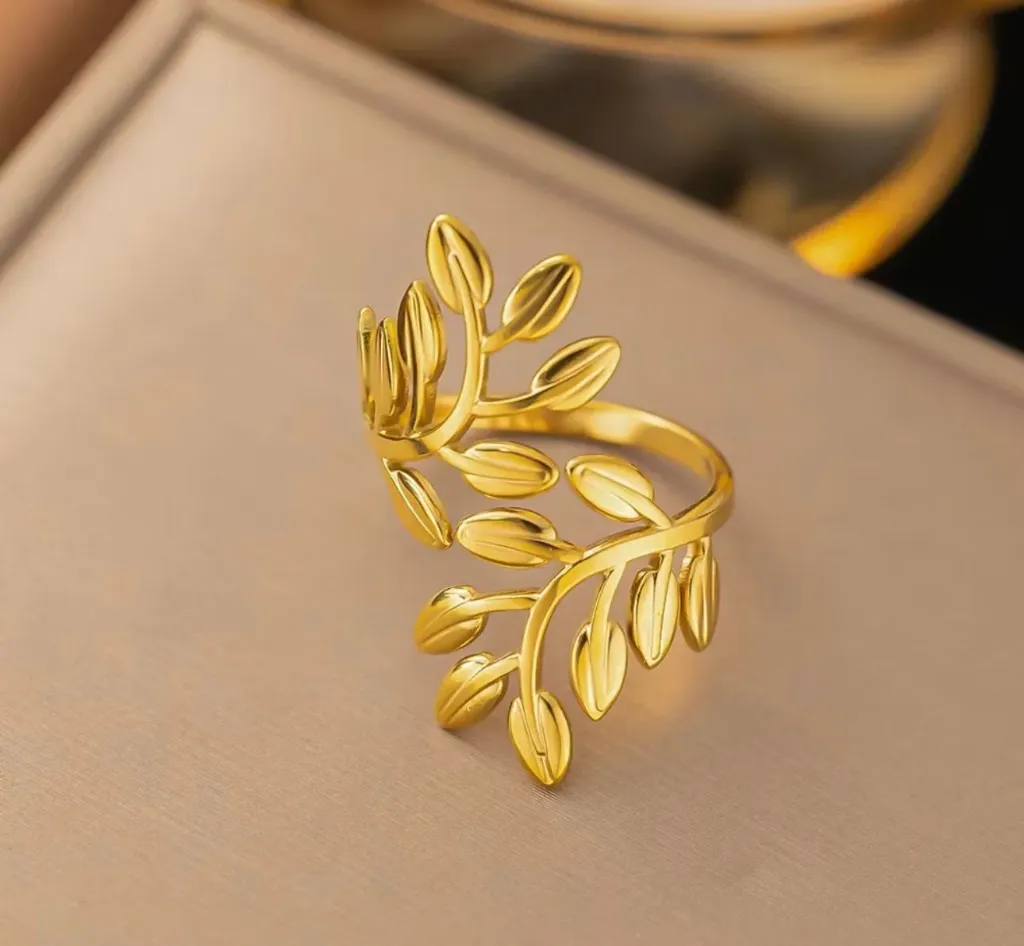Exaggerated leaf ring